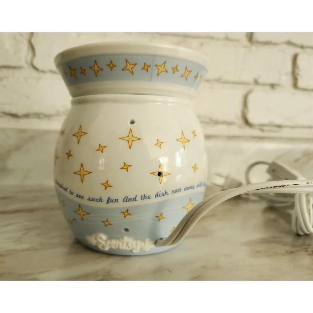 Scentsy Over The Moon Baby Nursery Rhyme Wax Warmer Aromatherapy Open Box w/Bulb